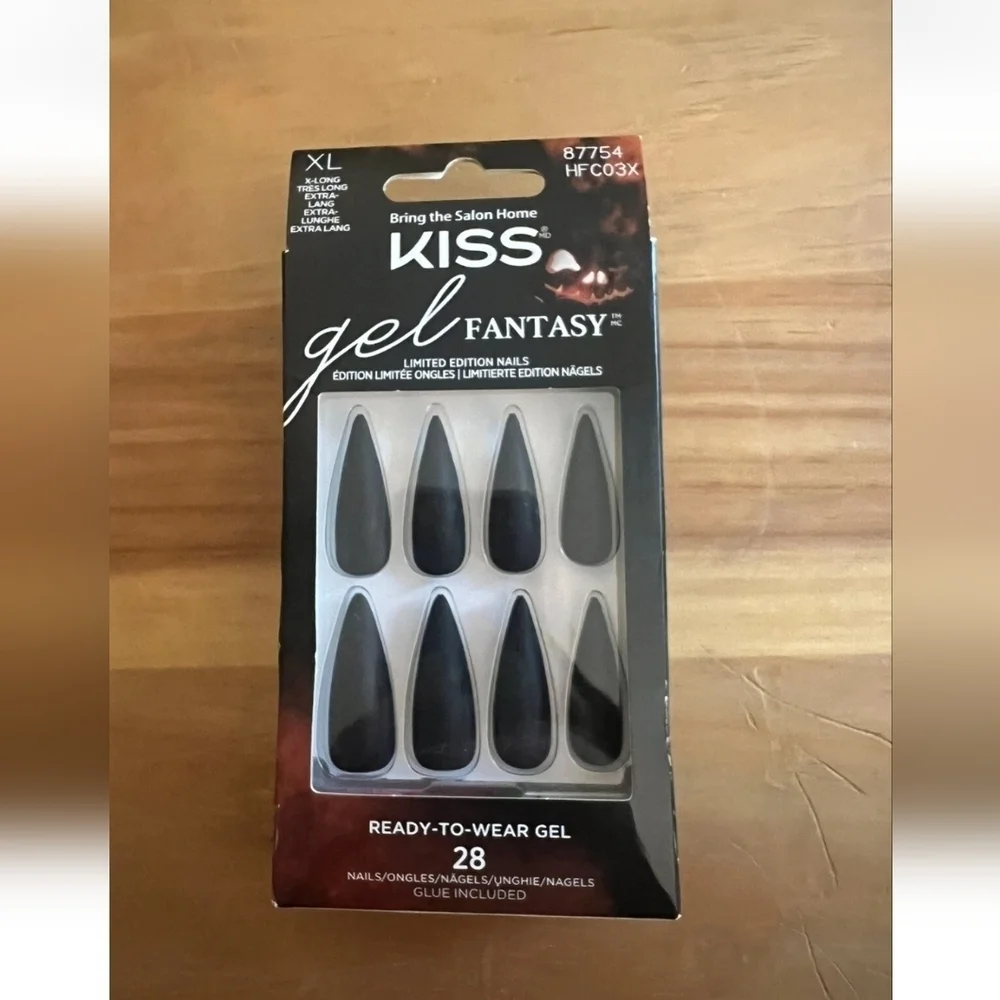 Kiss Gel Fantasy Limited Edition Halloween 28 Ct Nails XL Matte Black 87754 NEW